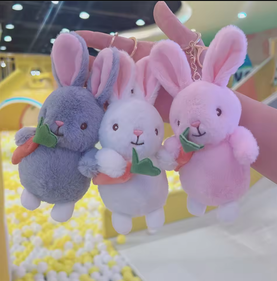 Móc khoá thỏ ôm carot